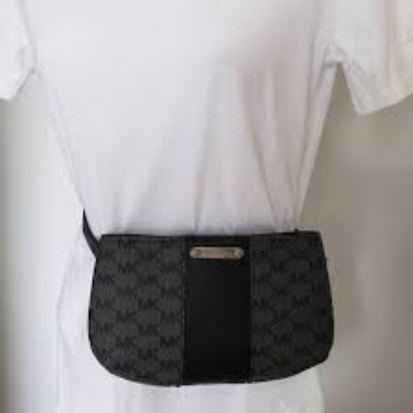 NWT Michael Kors Logo Black Belt Bag - Picture 7 of 7